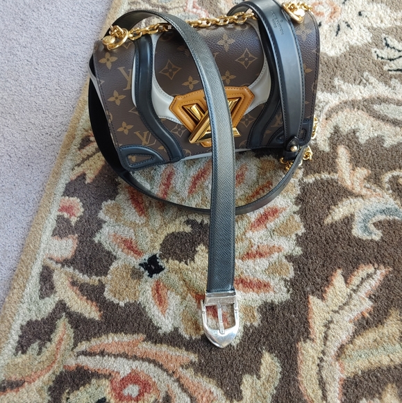 Louis vuitton taiga belt - Picture 14 of 14